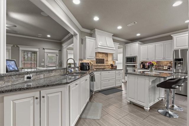 5311 S 60th Place, Rogers, AR 72758