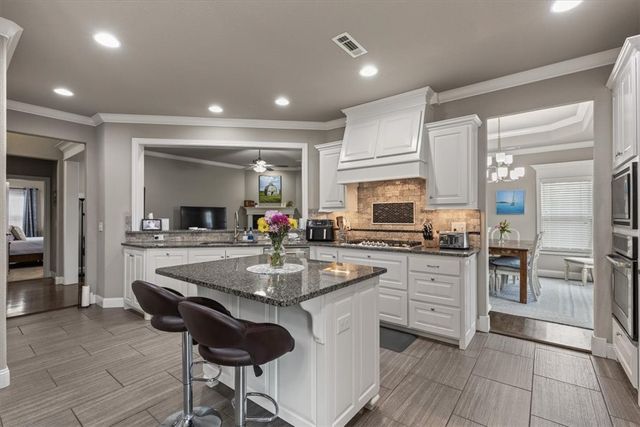 5311 S 60th Place, Rogers, AR 72758