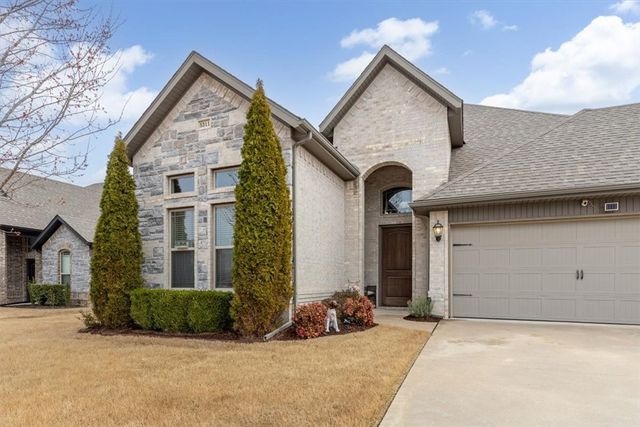 5311 S 60th Place, Rogers, AR 72758