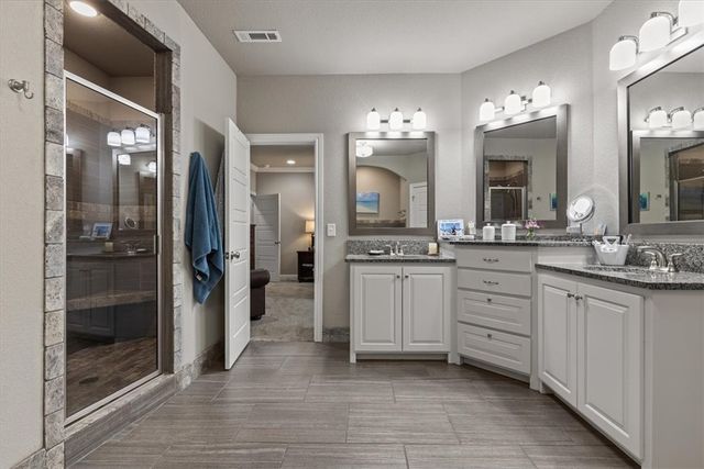 5311 S 60th Place, Rogers, AR 72758