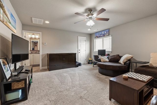 5311 S 60th Place, Rogers, AR 72758