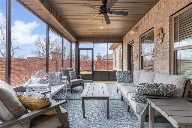 5311 S 60th Place, Rogers, AR 72758