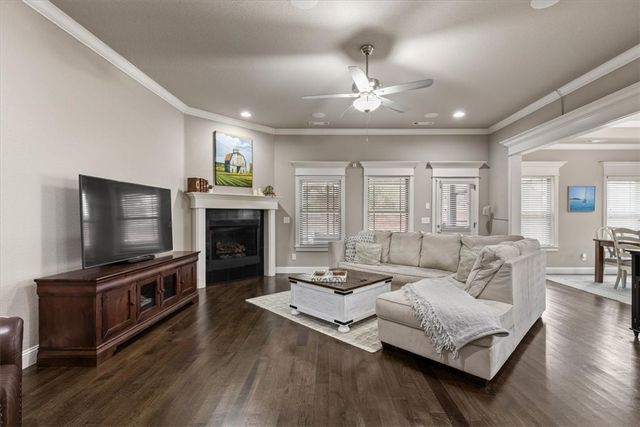 5311 S 60th Place, Rogers, AR 72758