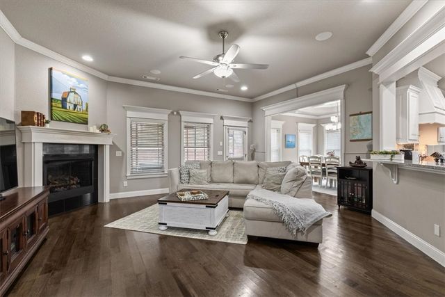 5311 S 60th Place, Rogers, AR 72758