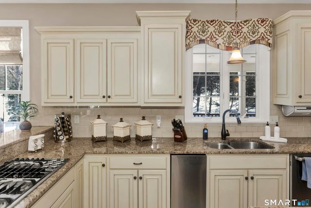 84 Bobolink Lane, Somers, CT 06071