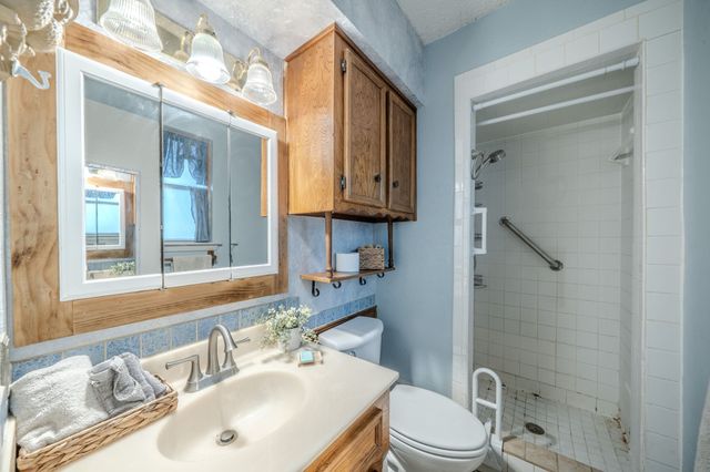 1517 Meadow Court, Midlothian, TX 76065
