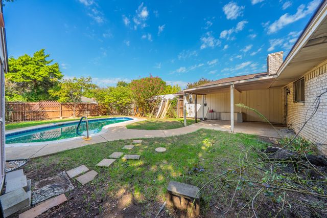 1517 Meadow Court, Midlothian, TX 76065