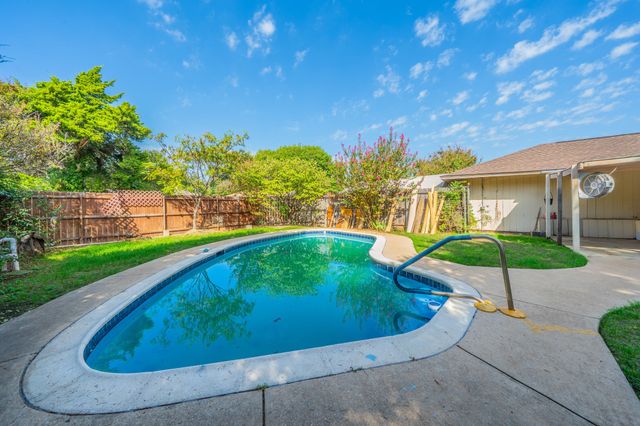 1517 Meadow Court, Midlothian, TX 76065
