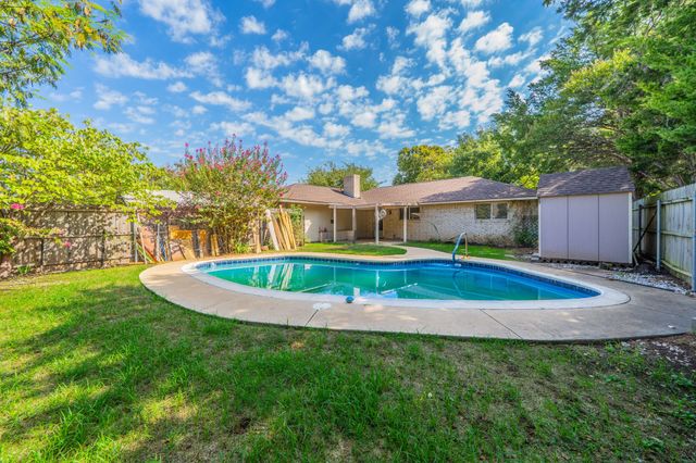 1517 Meadow Court, Midlothian, TX 76065