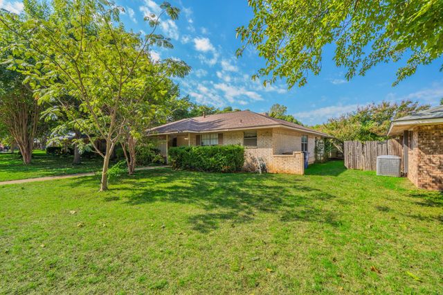 1517 Meadow Court, Midlothian, TX 76065