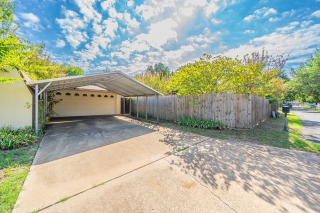 1517 Meadow Court, Midlothian, TX 76065