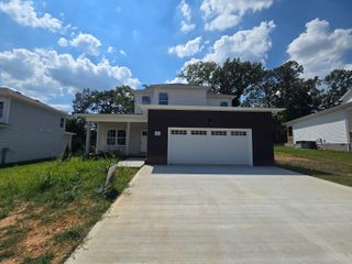 522 N Halifax Ct, Clarksville, TN 37040