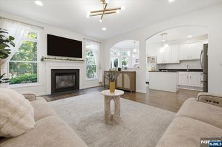 21 Chestnut Court, Cedar Grove, NJ 07009