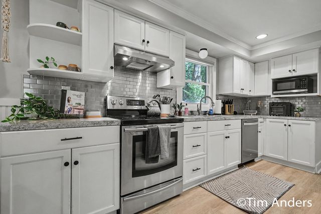1414 Rosalind Road SE, East Grand Rapids, MI 49506