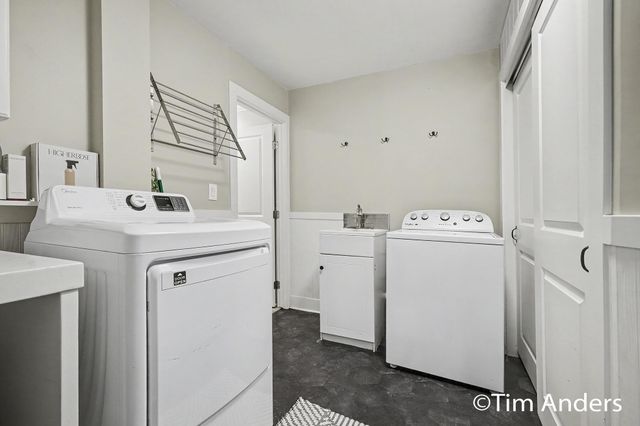 1414 Rosalind Road SE, East Grand Rapids, MI 49506