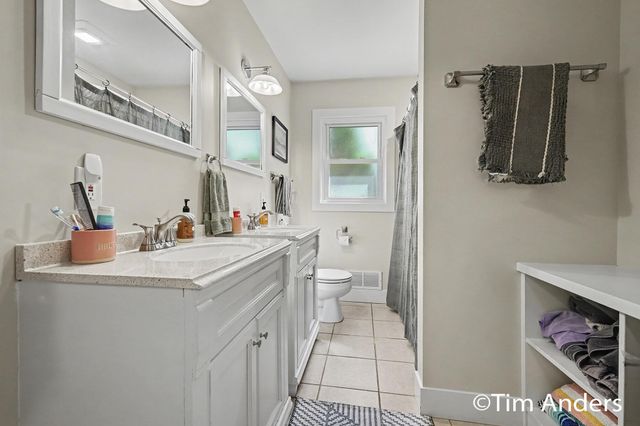 1414 Rosalind Road SE, East Grand Rapids, MI 49506