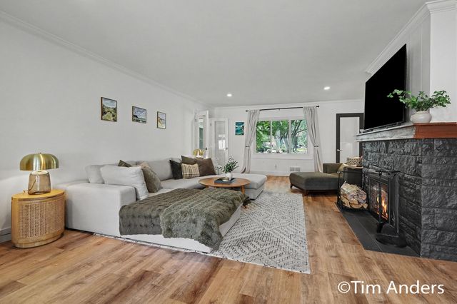 1414 Rosalind Road SE, East Grand Rapids, MI 49506