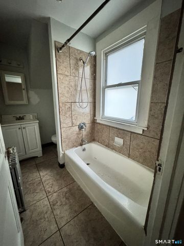 20 Ashland Place, New Haven, CT 06513