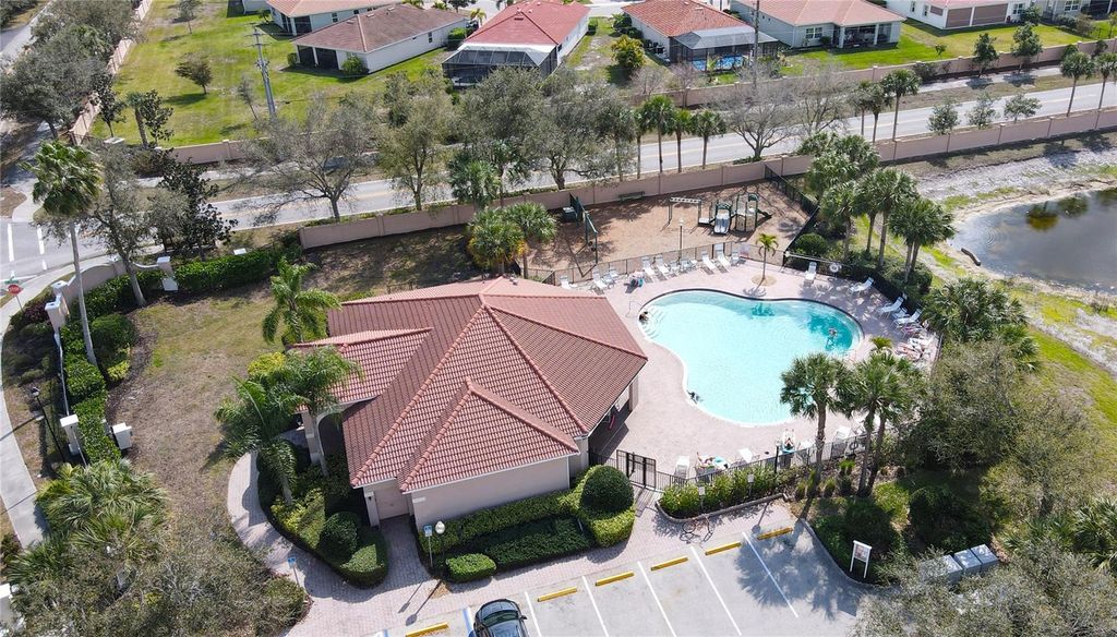 Image 2 of property listing at 3704 PEBBLE TERRACE, Punta Gorda, FL 33980
