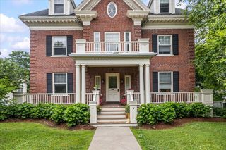 81 S Williams St Unit 203, Burlington, VT 05401