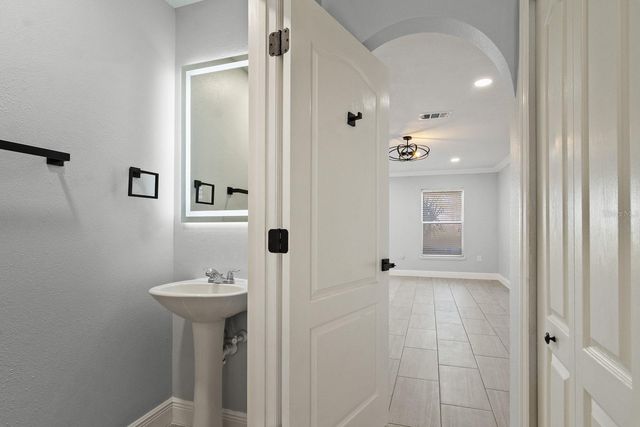 4518 ASHBURN SQUARE DRIVE, Tampa, FL 33610