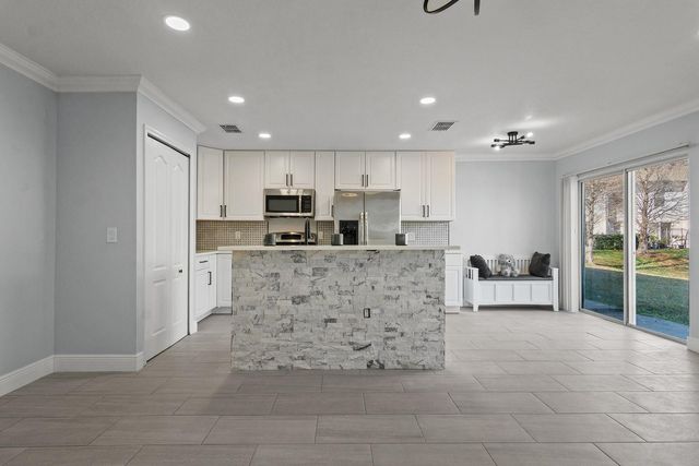 4518 ASHBURN SQUARE DRIVE, Tampa, FL 33610