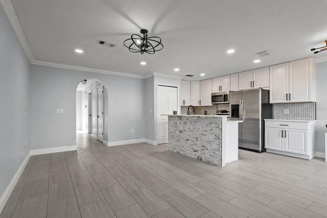 4518 ASHBURN SQUARE DRIVE, Tampa, FL 33610