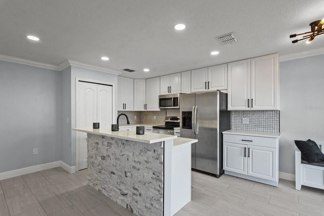 4518 ASHBURN SQUARE DRIVE, Tampa, FL 33610