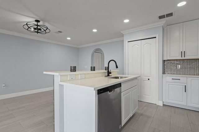 4518 ASHBURN SQUARE DRIVE, Tampa, FL 33610