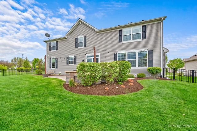 8992 Pearsall Drive, Huntley, IL 60142