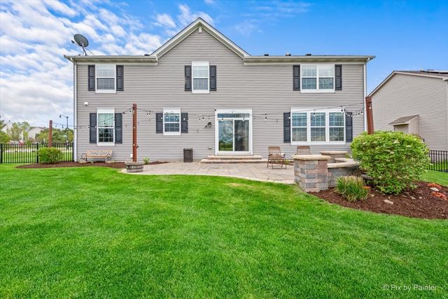 8992 Pearsall Drive, Huntley, IL 60142