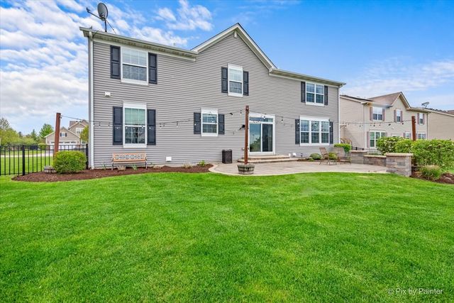 8992 Pearsall Drive, Huntley, IL 60142