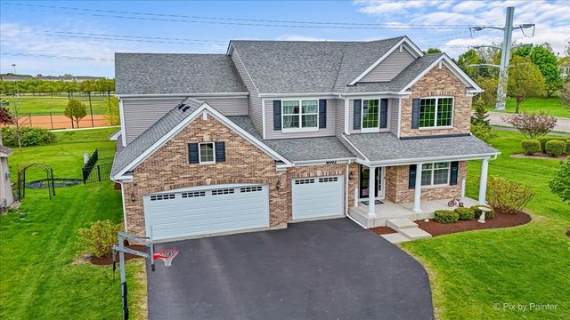 8992 Pearsall Drive, Huntley, IL 60142