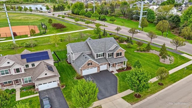 8992 Pearsall Drive, Huntley, IL 60142