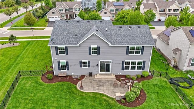 8992 Pearsall Drive, Huntley, IL 60142