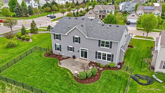 8992 Pearsall Drive, Huntley, IL 60142