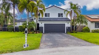 5900 York Lane, Davie, FL 33331