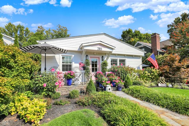 285 N Main Street, Zionsville, IN 46077