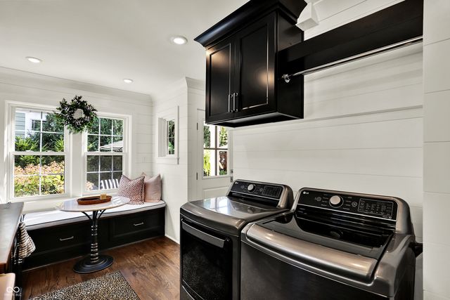 285 N Main Street, Zionsville, IN 46077