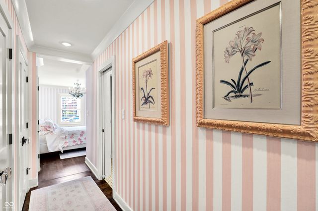 285 N Main Street, Zionsville, IN 46077