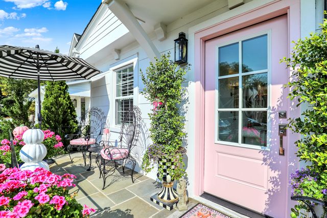 285 N Main Street, Zionsville, IN 46077