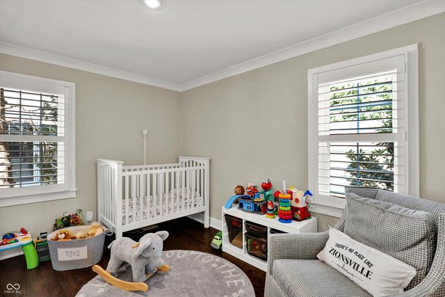 285 N Main Street, Zionsville, IN 46077