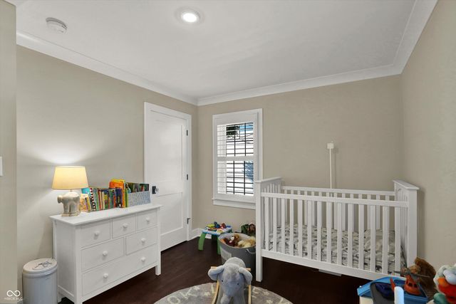 285 N Main Street, Zionsville, IN 46077