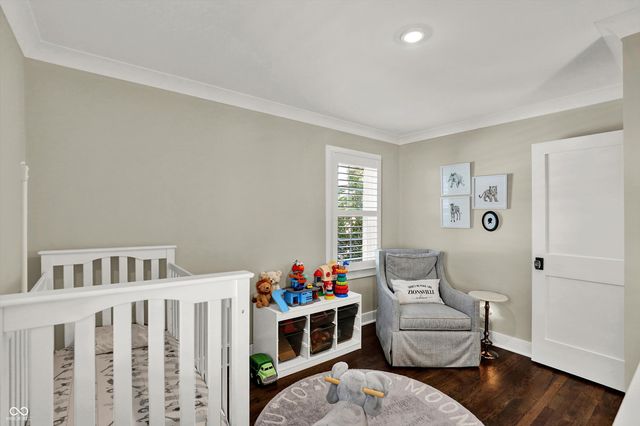 285 N Main Street, Zionsville, IN 46077