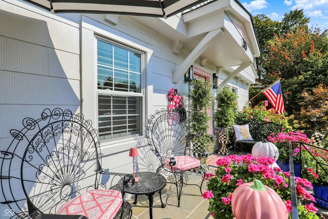 285 N Main Street, Zionsville, IN 46077