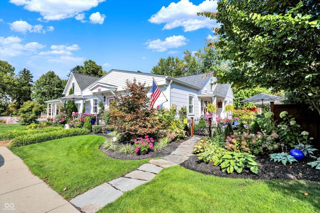 285 N Main Street, Zionsville, IN 46077