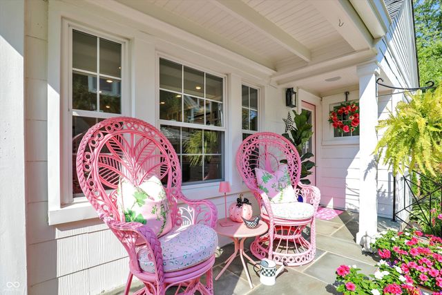 285 N Main Street, Zionsville, IN 46077