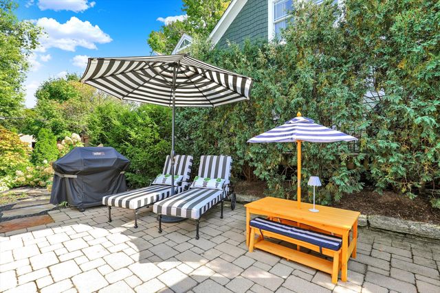 285 N Main Street, Zionsville, IN 46077