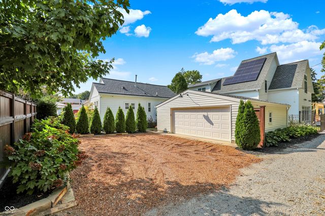 285 N Main Street, Zionsville, IN 46077