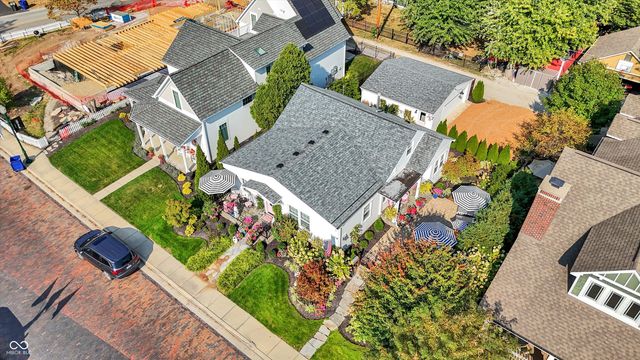 285 N Main Street, Zionsville, IN 46077